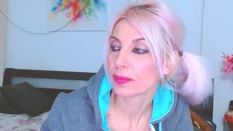 Snapshot of lillianasara chatting on 02.24.25 Lara online show from 02.24.25
