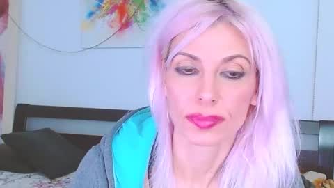 Snapshot of lillianasara chatting on 02.25.25 Lara online show from 02.25.25