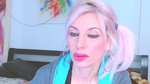 Snapshot of lillianasara chatting on 02.25.25 Lara online show from 02.25.25