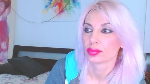 Snapshot of lillianasara chatting on 03.01.25 Lara online show from 03.01.25