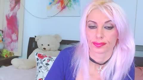 Lara online show from 11.09.25