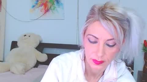 Lara online show from 02.06.26