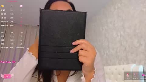 Lara Angel online show from 11.20.25