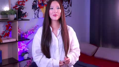 Snapshot of lillie_sun chatting on 06.17.26 lillie_sun online show from 06.17.26