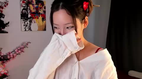 Snapshot of lillie_sun chatting on 06.22.26 lillie_sun online show from 06.22.26