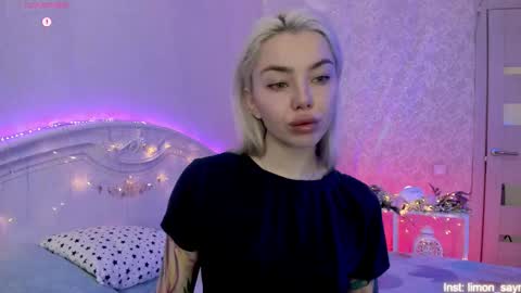 LilliMoore online show from 11.04.25