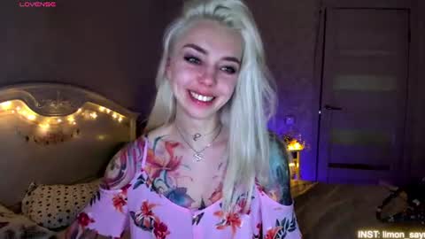 Snapshot of lillimooore chatting on 06.14.26 LilliMoore online show from 06.14.26