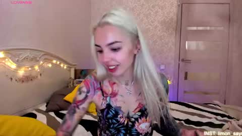 Snapshot of lillimooore chatting on 06.29.26 LilliMoore online show from 06.29.26