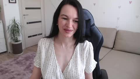 lilliyves online show from 04.16.26