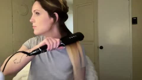 Snapshot of lilly_adams88 chatting on 06.11.26 lilly_adams88 online show from 06.11.26