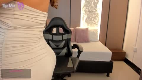 L I L L Y online show from 12.21.25