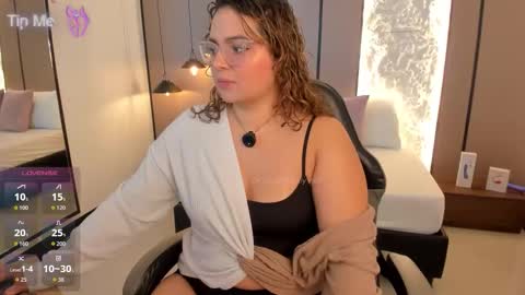 L I L L Y online show from 02.04.26