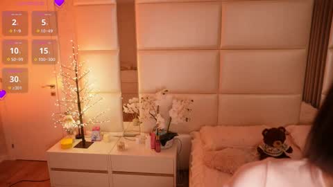 Lilly Colins online show from 03.08.26