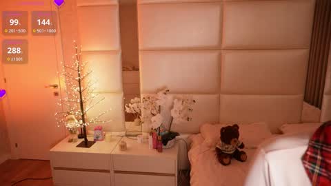 Lilly Colins online show from 03.09.26