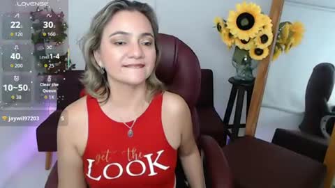 Snapshot of lilly_milf chatting on 07.28.26 Lilly online show from 07.28.26