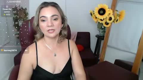 Snapshot of lilly_milf chatting on 07.29.26 Lilly online show from 07.29.26