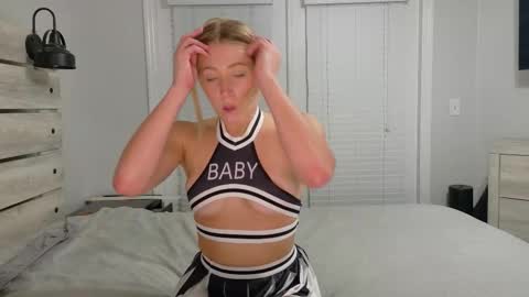 Lilly Baby Xo online show from 12.23.25