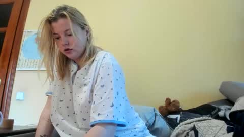 Lilly Depp online show from 10.21.25