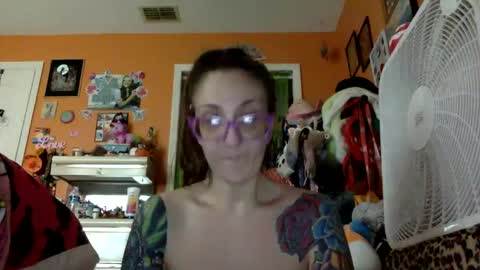 hi guys im back on here 3 online show from 09.10.25