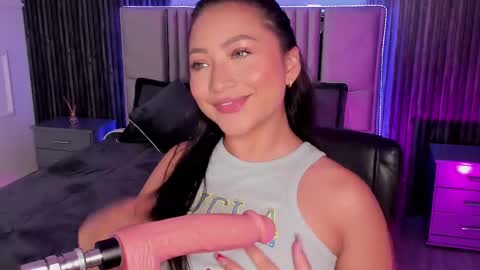 Lilly Ortiz online show from 02.12.25