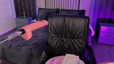 Lilly Ortiz online show from 03.05.25