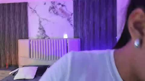 Lilly Ortiz online show from 09.15.25