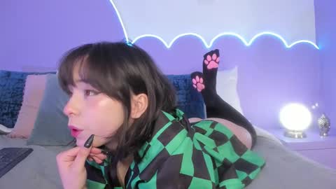 Snapshot of lilou_albrecht chatting on 02.19.25 Lilou online show from 02.19.25