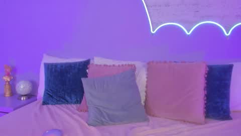 Lilou online show from 11.08.25