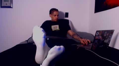 Snapshot of lilray99 chatting on 10.25.25 ONLYFANS online show from 10.25.25