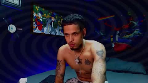 Snapshot of lilray99 chatting on 11.25.25 ONLYFANS online show from 11.25.25