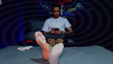 Snapshot of lilray99 chatting on 12.15.25 ONLYFANS online show from 12.15.25