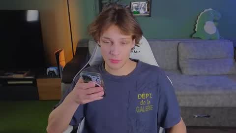 Snapshot of lilteddyboy chatting on 10.19.25 lilteddyboy online show from 10.19.25