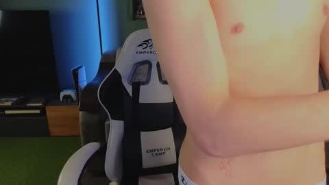 Snapshot of lilteddyboy chatting on 11.08.25 lilteddyboy online show from 11.08.25