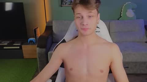 Snapshot of lilteddyboy chatting on 11.11.25 lilteddyboy online show from 11.11.25