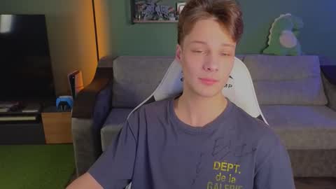 Snapshot of lilteddyboy chatting on 11.12.25 lilteddyboy online show from 11.12.25