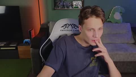 Snapshot of lilteddyboy chatting on 11.13.25 lilteddyboy online show from 11.13.25