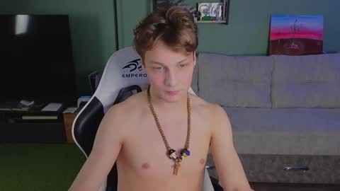 Snapshot of lilteddyboy chatting on 12.18.25 lilteddyboy online show from 12.18.25