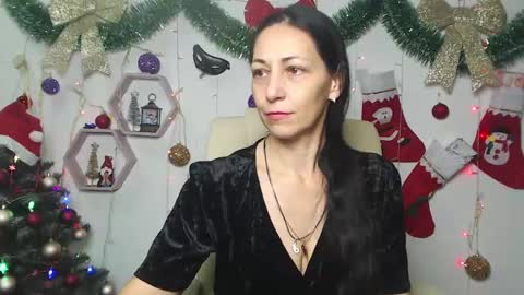 Snapshot of lilugrants chatting on 12.18.24 lilugrants online show from 12.18.24