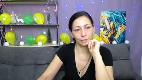 Snapshot of lilugrants chatting on 01.12.25 lilugrants online show from 01.12.25