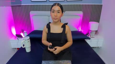  lily  online show from 10.09.25