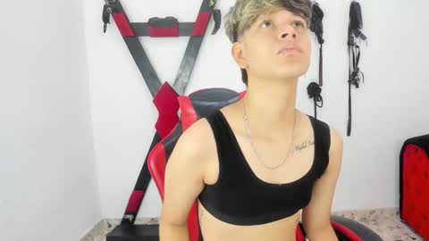 Lily and Lina online show from 11.26.25