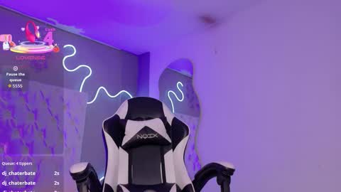 Snapshot of lily_beet chatting on 11.19.25 Lily online show from 11.19.25