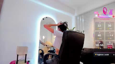 Snapshot of lily_cash1 chatting on 02.12.26 lily_cash1 online show from 02.12.26