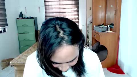 Lily Darling online show from 11.25.25