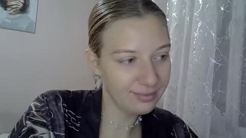 lily_ember online show from 10.04.25