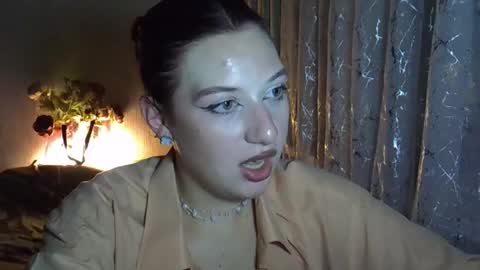 lily_ember online show from 10.10.25
