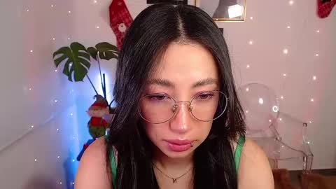Snapshot of lily_evans_ chatting on 12.13.24 just lily online show from 12.13.24