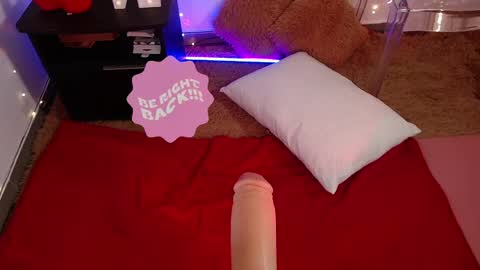 Snapshot of lily_evans_ chatting on 12.20.24 just lily online show from 12.20.24