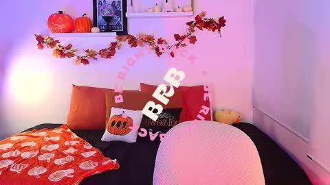 Snapshot of lily_evans_ chatting on 10.10.25 just lily online show from 10.10.25