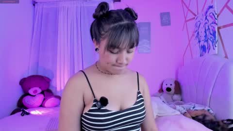 Snapshot of lily_fox1 chatting on 11.26.25 Lily online show from 11.26.25